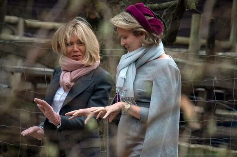 Belgique: inséparables, la reine Mathilde et Brigitte Macron en toute complicité