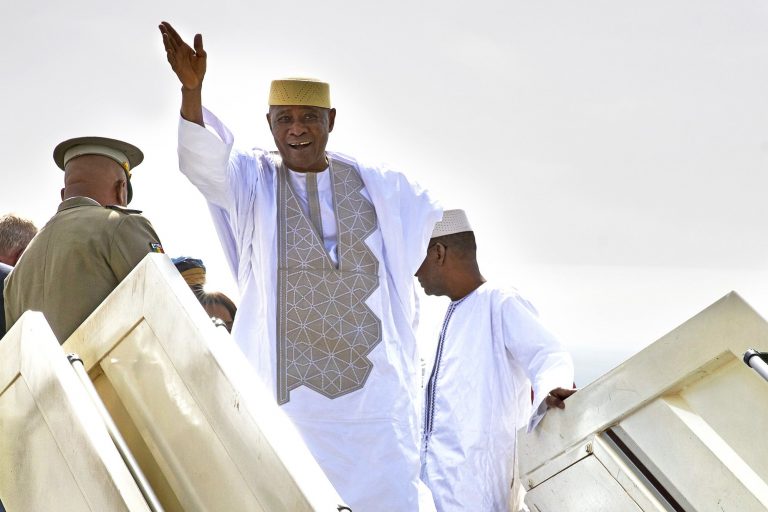 Mali : « qu&rsquo;on se mette ensemble pour ramener la paix, la sécurité dans notre pays », ATT à Mopti