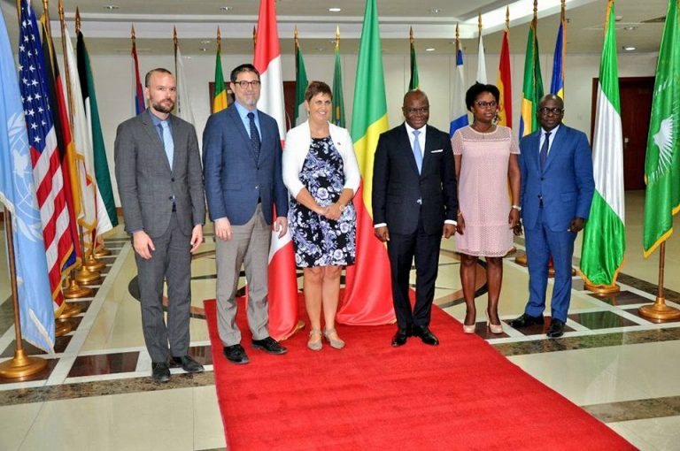 Bénin: deux lettres de créances de deux ambassadeurs reçues par Agbénonci