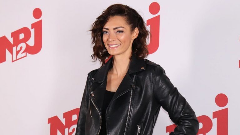 Emilie Nef Naf: elle dévoile sa jolie plastique (vidéo)