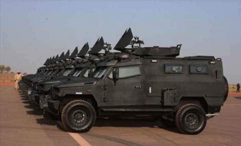 Les Emirats arabes unis offrent des véhicules blindés au Mali