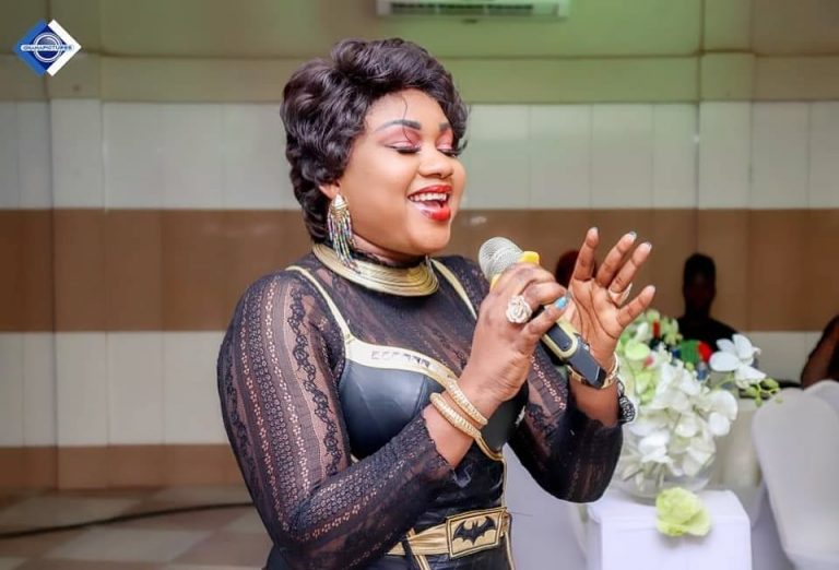 Bénin: Pélagie la vibreuse reçoit une double récompense aux FESCU-GV 2019