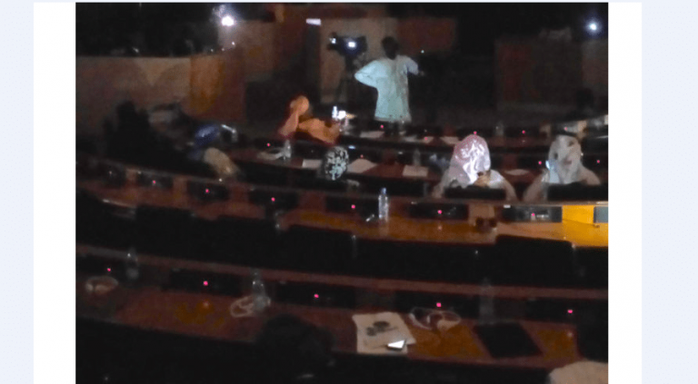 Sénégal: une coupure d’électricité interrompt la plénière à l&rsquo;Assemblée Nationale (photos)