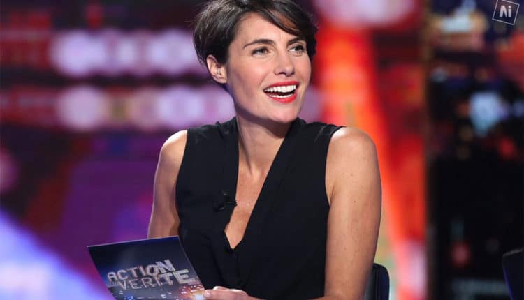Alessandra Sublet fait sensation avec des boucles d&rsquo;oreilles fantaisistes (photo)