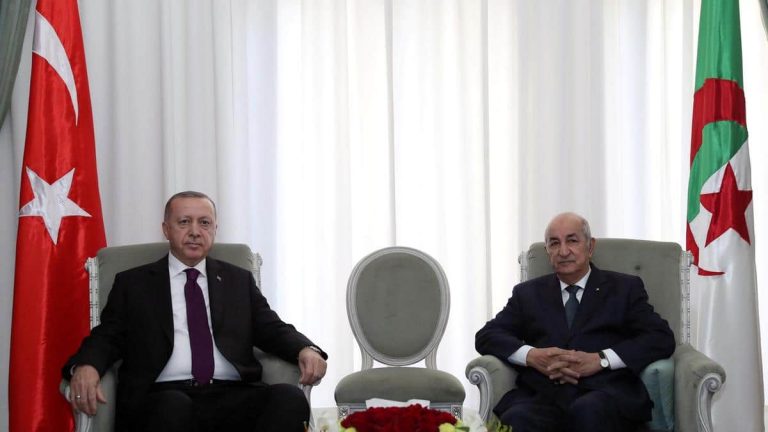 En Algérie, le président turc fait volte-face sur la crise libyenne