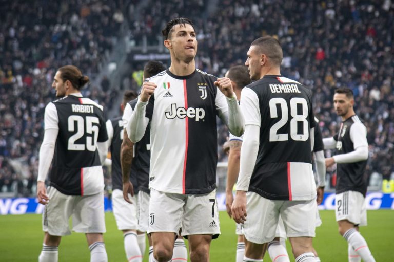 Série A : la Juventus dévoile son nouveau maillot domicile (photo)