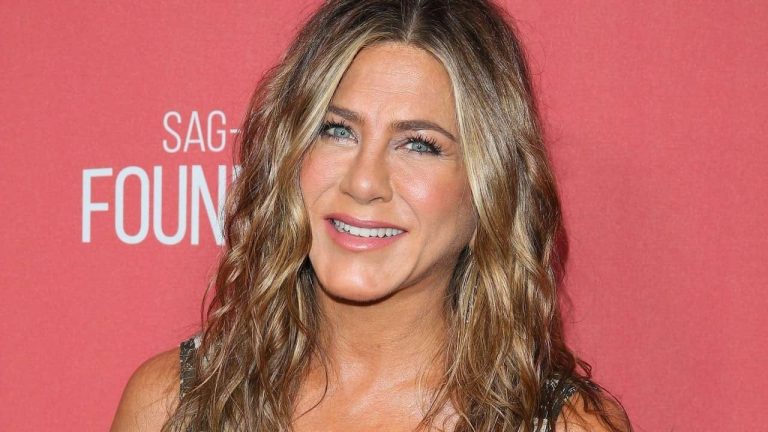 Covid-19 : Jennifer Aniston pose au naturel pour crier son ras-le-bol (photo)