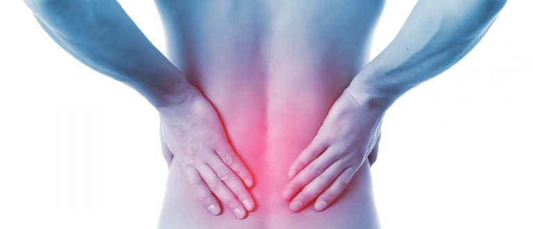 Les douleurs dans le bas du dos: en voici 4 causes