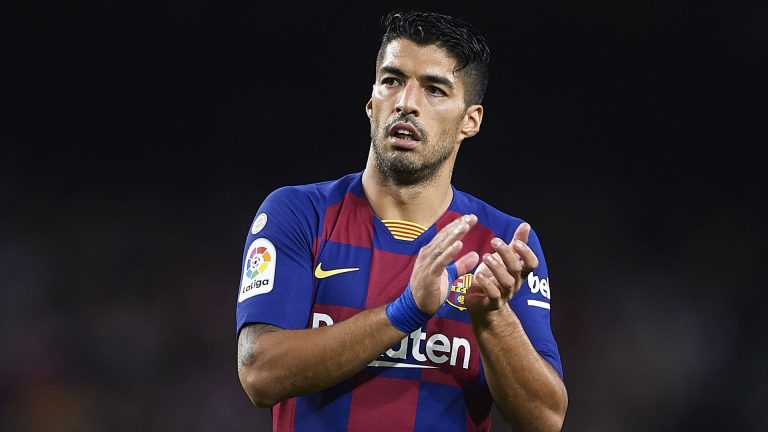 En larmes, Luis Suarez fait ses adieux au Barça (vidéo)