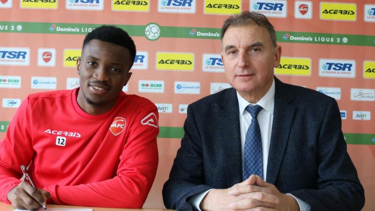 Football: le camerounais Benjamin Moukandjo rejoint un nouveau club français