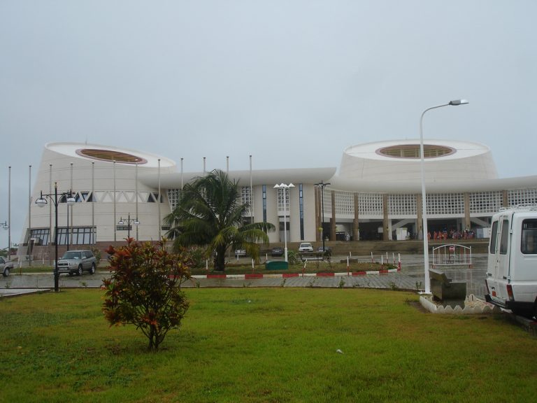Bénin: entièrement rénové, le palais des congrès inauguré ce jour