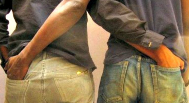 Sénégal: un couple homosexuel condamné à la prison ferme