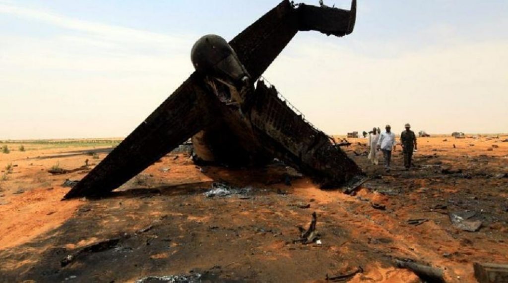 Un avion militaire soudanais après son crash. / Photo prise le 9 novembre 2018