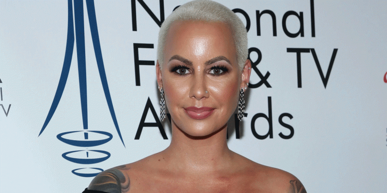 Amber Rose fait deux tatouages sur le front portant les noms de ses fils (photos)