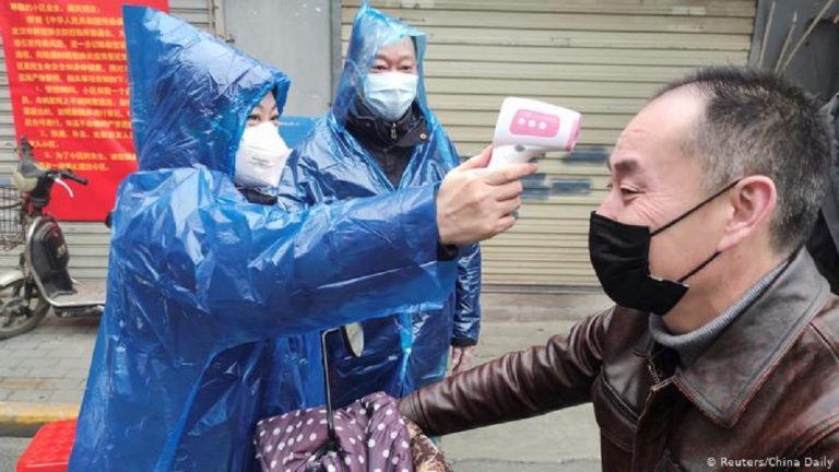 Résurgence du coronavirus en Chine: écoles et universités à nouveau fermées à Pékin