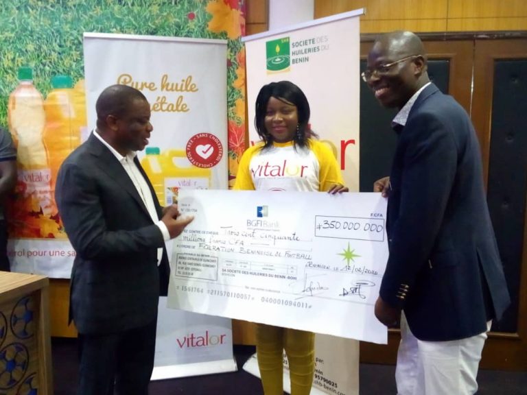 Vitalor – FBF : Mathurin de Chacus reçoit le chèque de 350 millions de FCFA