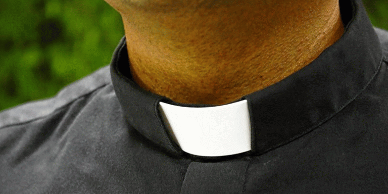 Cameroun: un prêtre se rend au tribunal pour réclamer la paternité de son enfant
