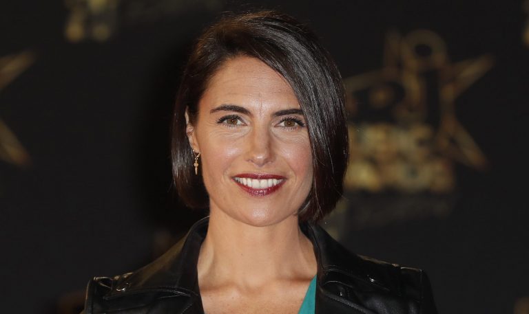 L'animatrice Alessandra Sublet sans make up et au guidon de sa moto (photo)