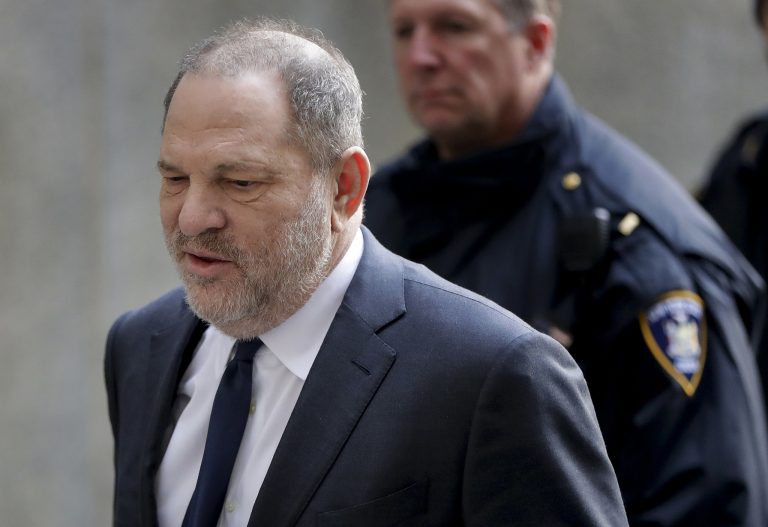 Etats-Unis: Le « prédateur » Harvey Weinstein condamné à 23 ans de prison