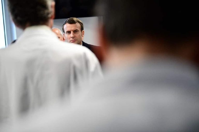 Coronavirus : Emmanuel Macron est-il infecté et placé en quarantaine ?