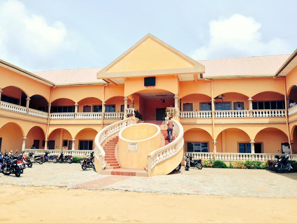 Vue panoramique de la Mairie de Ouidah (Bénin)