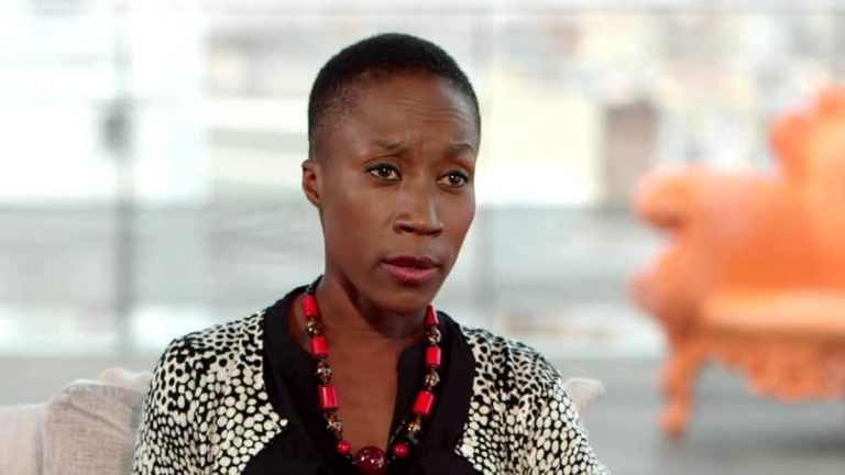France: fuite spectaculaire, par jet privé, de la chanteuse Rokia Traoré
