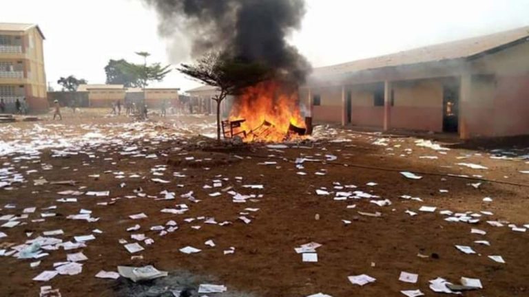 Violences électorales en Guinée: le pouvoir reconnaît la mort de 30 personnes à Nzérékoré