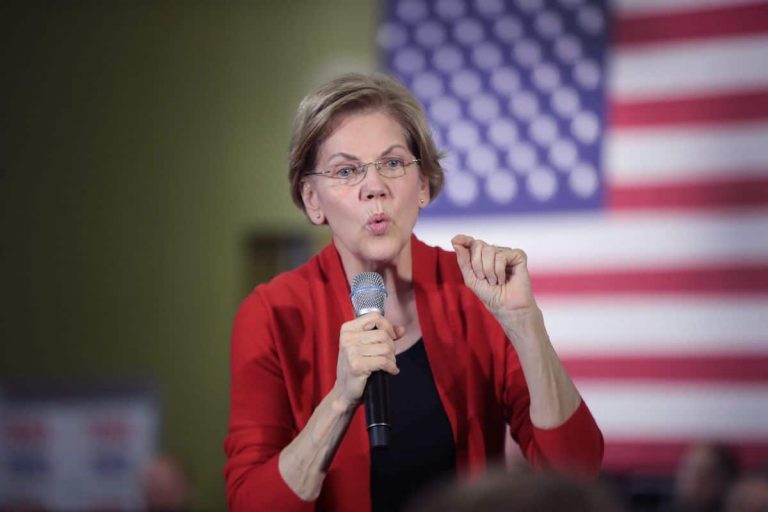 USA-coronavirus: la sénatrice Elizabeth Warren éplorée