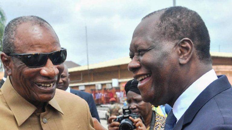 Alassane Ouattara envoie un message à son homologue guinéen Alpha Condé