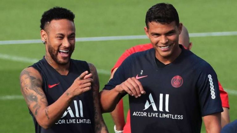 Coronavirus : Neymar et Thiago Silva « fuient » la France et se « réfugient » au Brésil