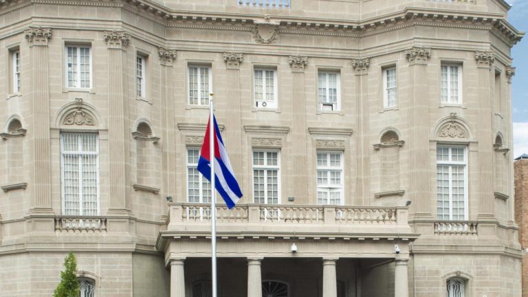 Etats-Unis: un homme ouvre le feu sur l&rsquo;ambassade de Cuba à Washington