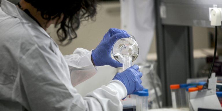 Covid-19: la France annonce son vaccin « dans les prochains mois »