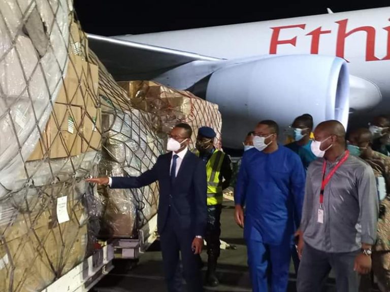 Covid-19 au Bénin: 5 millions de masques et des appareils respiratoires réceptionnés