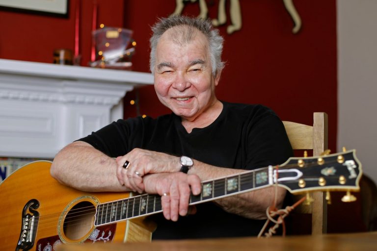 Coronavirus: décès de la légende de la folk américaine, John Prine