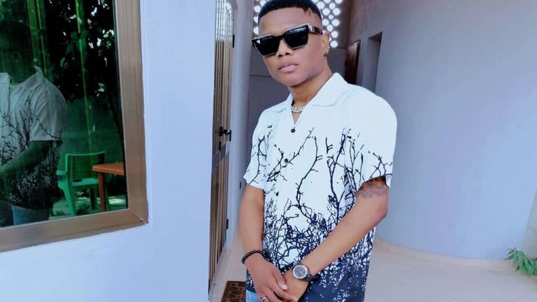 Bénin: accusé d&rsquo;avoir repoussé une fan en plein spectacle, Nikanor sort de ses gonds