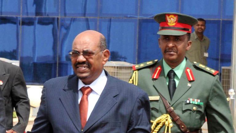 Soudan: Omar el-Béchir jugé pour son coup d&rsquo;Etat de 1989