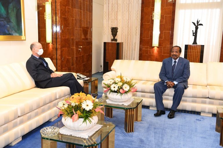 Cameroun – Attaque de Kumba: depuis son palais doré, Paul Biya se fout des camerounais