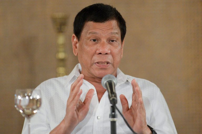 Covid-19: le président philippin ordonne à la police de « tuer » les perturbateurs du confinement