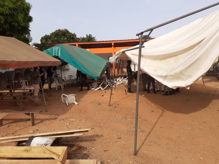 Côte d’Ivoire – Covid-19: saccage du centre de dépistage de Yopougon, 18 individus arrêtés