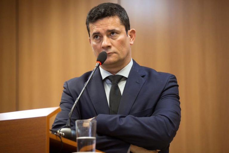 Brésil: Jair Bolsonaro lâché par son ministre de la Justice