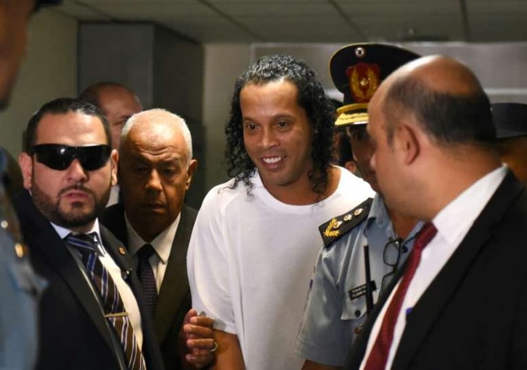 Assigné à résidence au Paraguay, Ronaldinho logé dans un hôtel de luxe (photos)