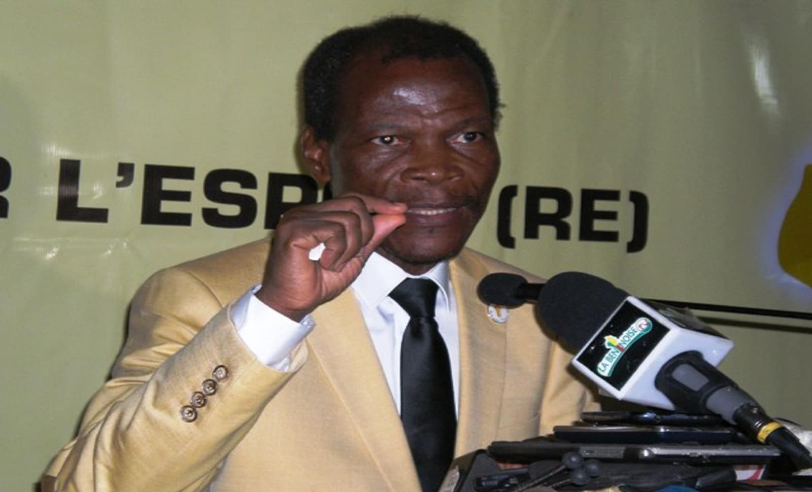 Candide Azannai - Ancien ministre