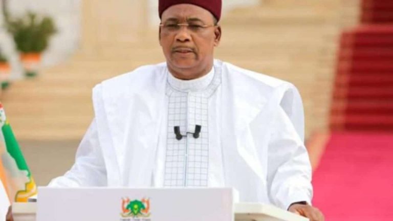 Niger – Présidentielle: Mahamadou Issoufou félicite Mohamed Bazoum pour sa victoire