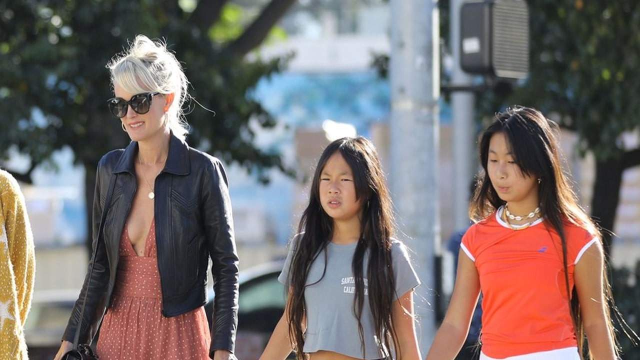 Laeticia Hallyday et ses filles Jade et Joy @ X17/SIPA