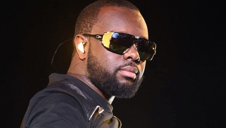 Le rappeur Gims se balade avec un fusil dans son coffre (vidéo)