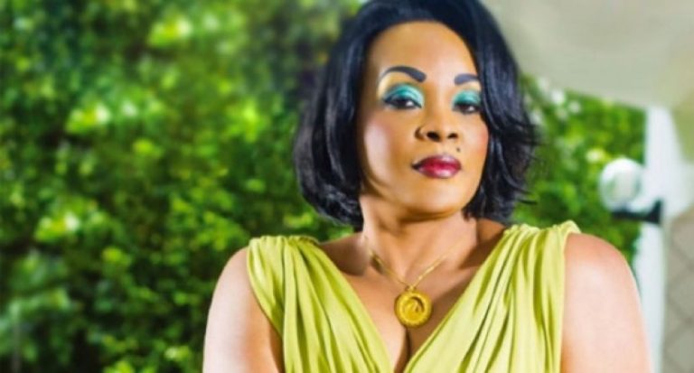 Tina Glamour : «si je dois me mettre nue…je le ferai»