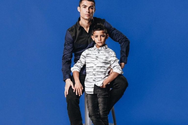 Juventus : en quarantaine, Cristiano Ronaldo devient entraîneur de son fils (vidéo)