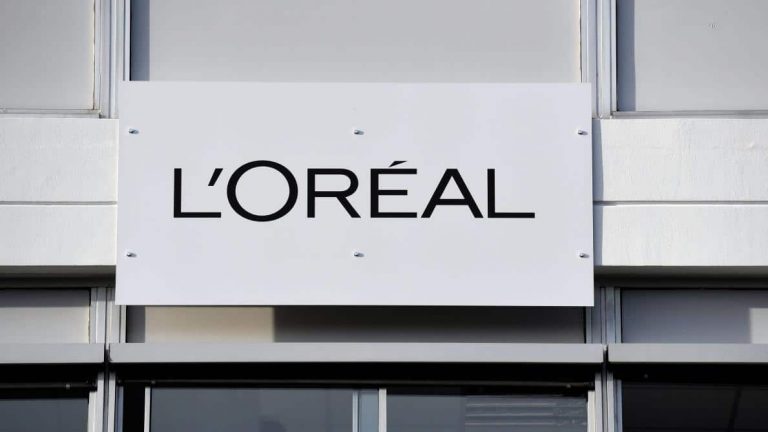 Racisme: L&rsquo;Oréal supprime les mots «blanc», «blanchissant» et «clair» de ses produits