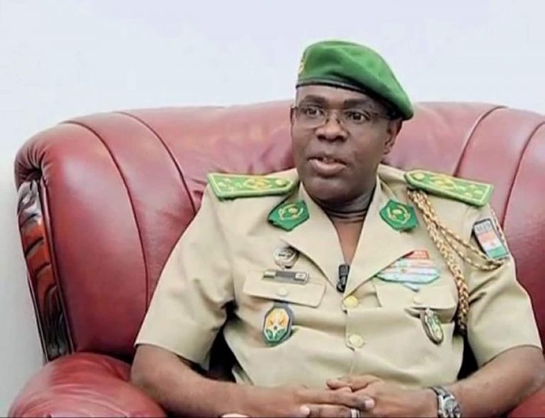 Présidentielle au Niger: le général Salou Djibo candidat à la succession de Mahamadou Issoufou