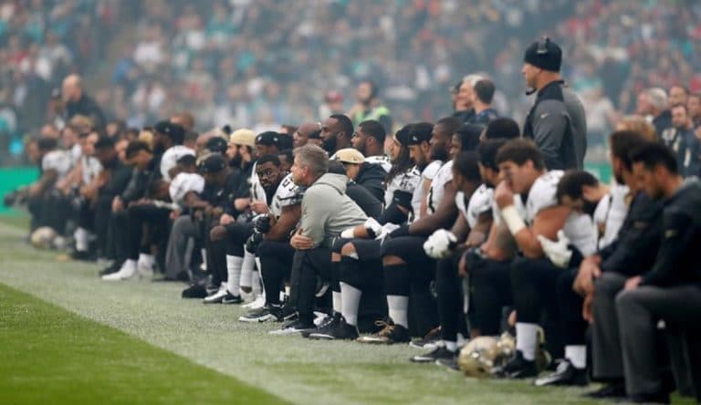 Black Lives Matter : Donald Trump ne regardera plus le football si les joueurs s’agenouillent